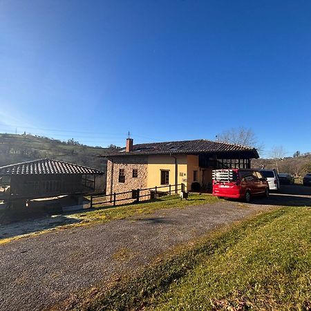 La Casona De Sovina Pension Piloña Buitenkant foto
