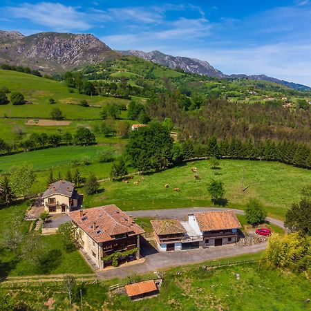 La Casona De Sovina Pension Piloña Buitenkant foto