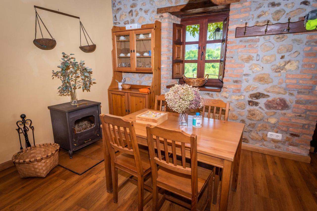 La Casona De Sovina Pension Piloña Buitenkant foto