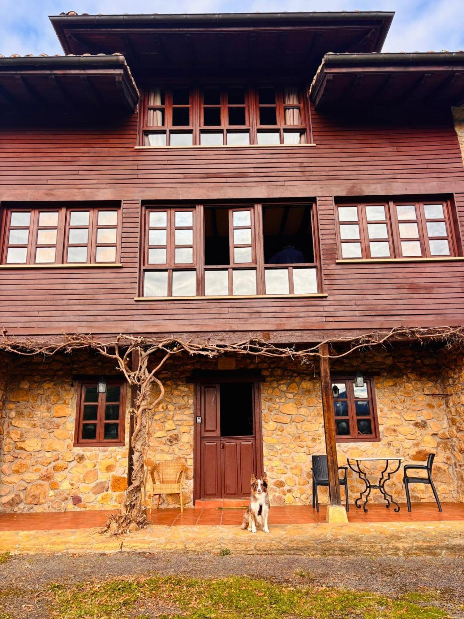 La Casona De Sovina Pension Piloña Buitenkant foto