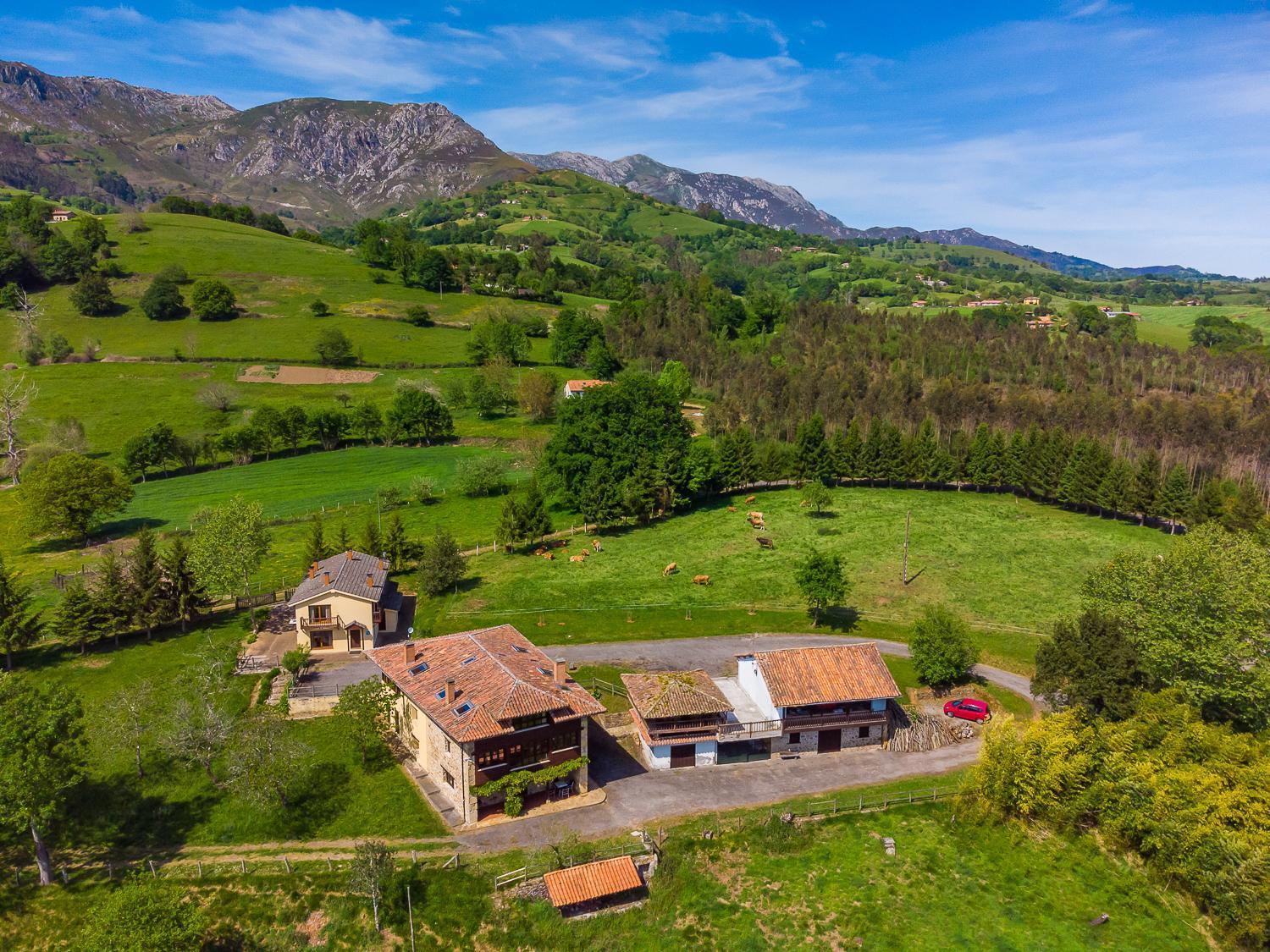 La Casona De Sovina Pension Piloña Buitenkant foto